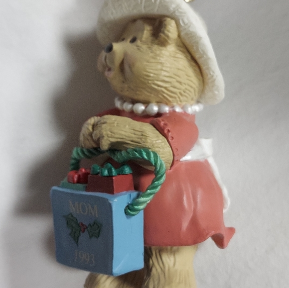Hallmark Keepsake 1993 MOM Ornament Mamma Bear In Red Dress & Hat Wearing Pearls - Picture 10 of 12